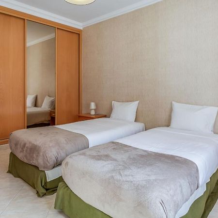 Spacious 2 Bdr Apartment W/ Patio By Lovelystay Armacao de Pera Exterior foto