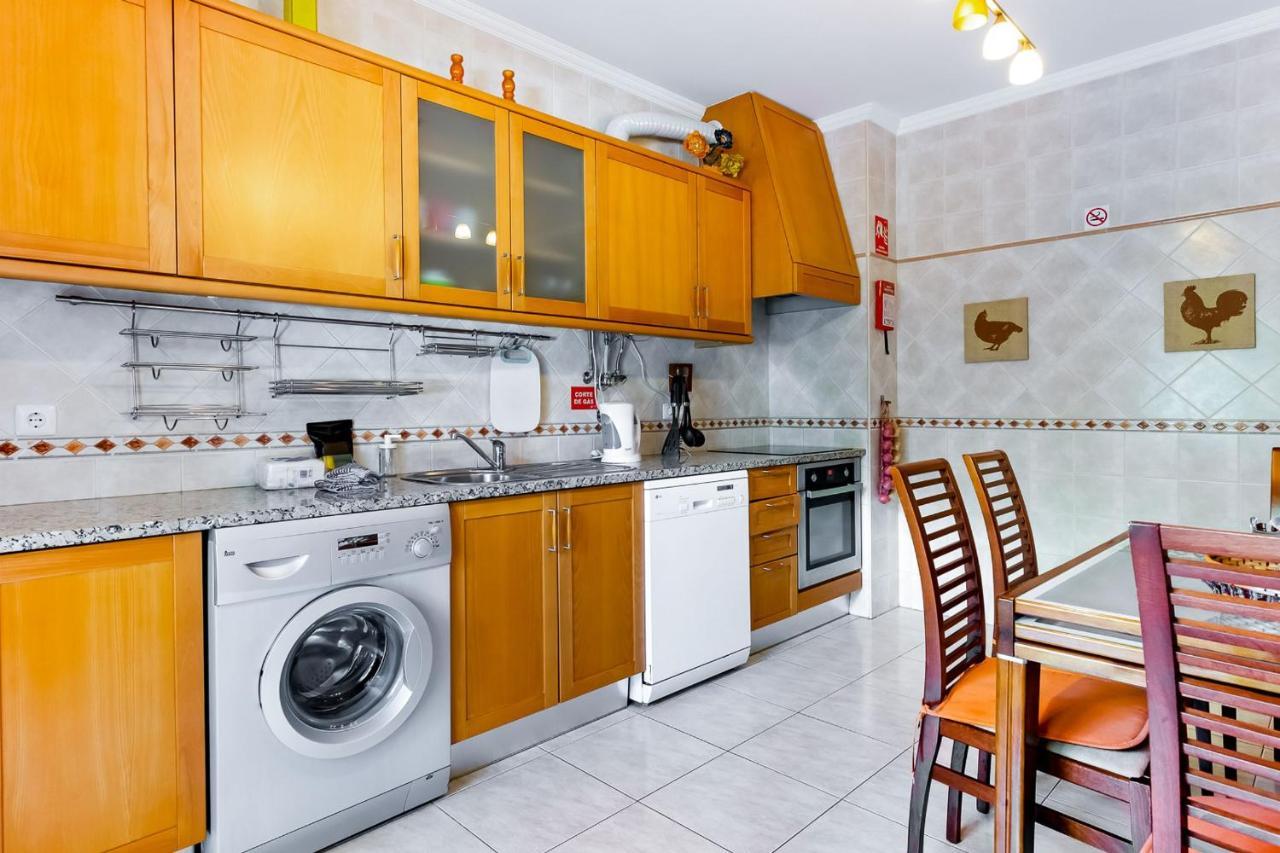 Spacious 2 Bdr Apartment W/ Patio By Lovelystay Armacao de Pera Exterior foto