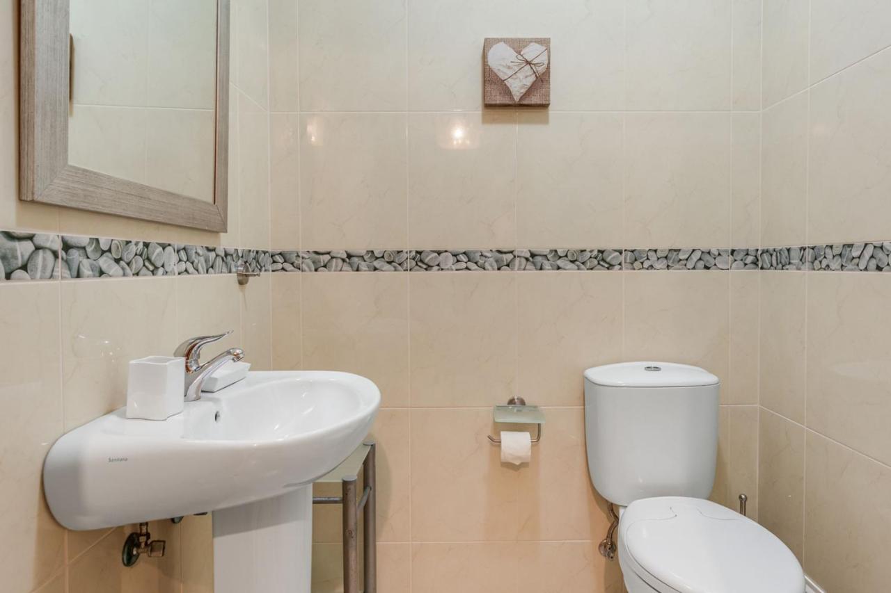 Spacious 2 Bdr Apartment W/ Patio By Lovelystay Armacao de Pera Exterior foto