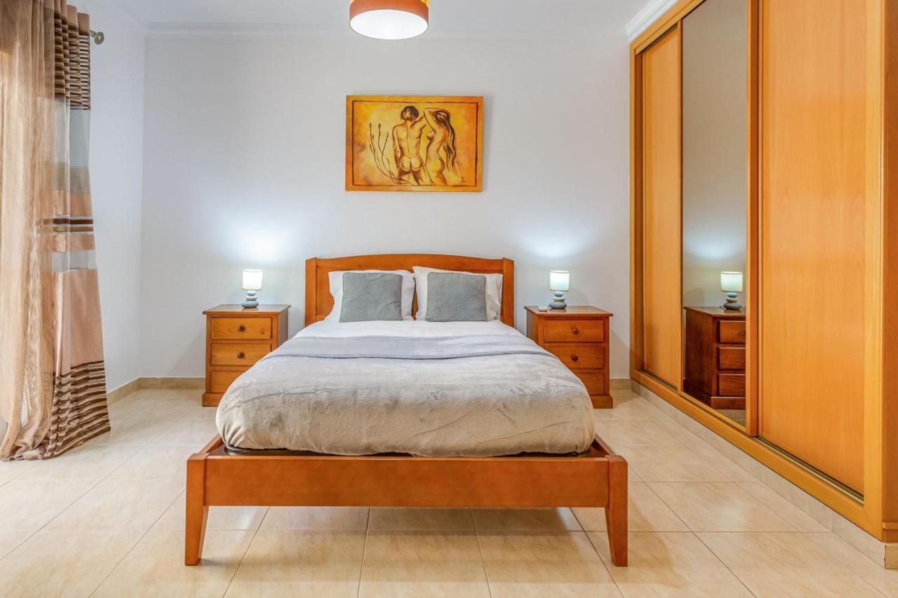 Spacious 2 Bdr Apartment W/ Patio By Lovelystay Armacao de Pera Exterior foto