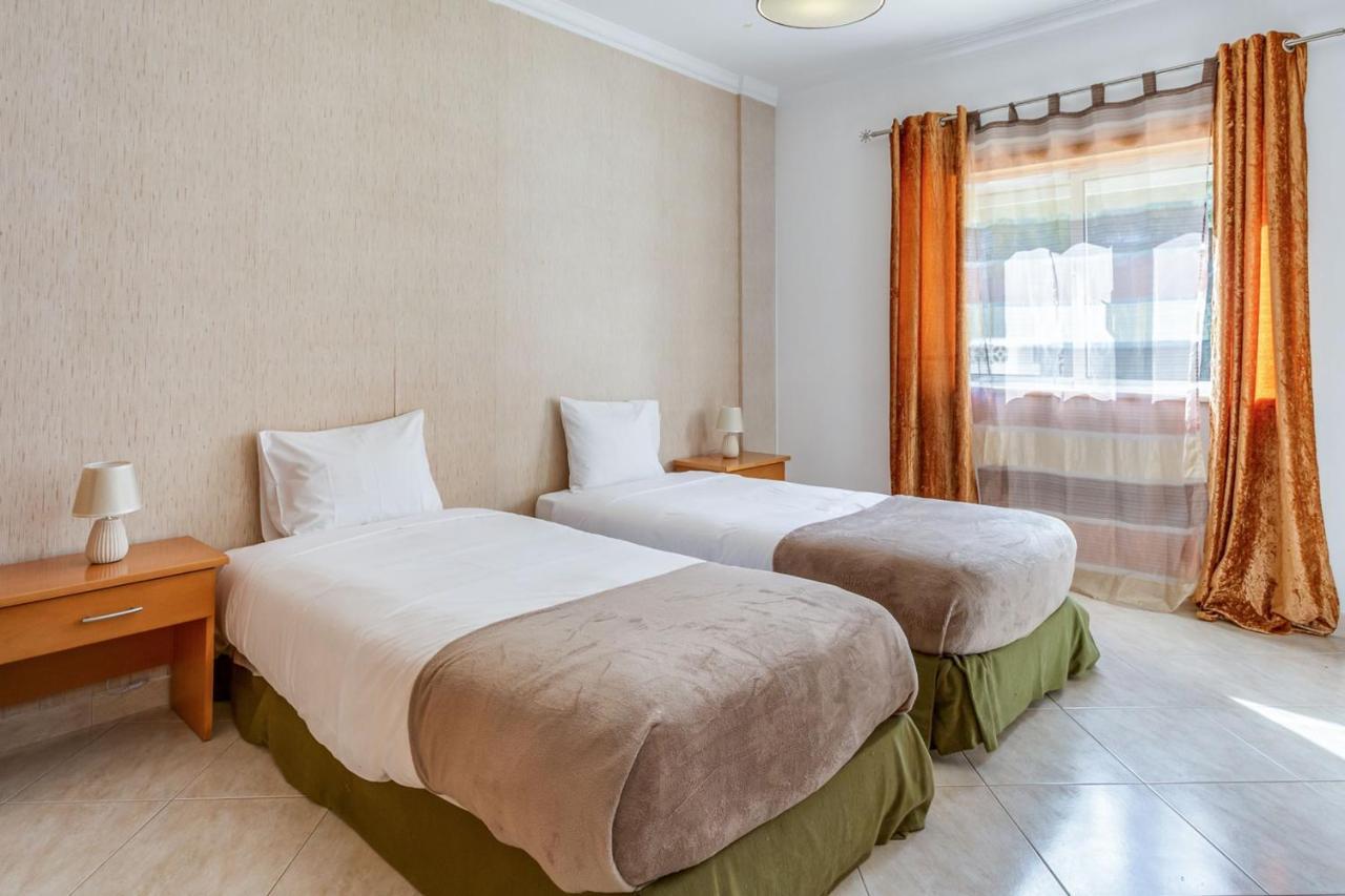 Spacious 2 Bdr Apartment W/ Patio By Lovelystay Armacao de Pera Exterior foto